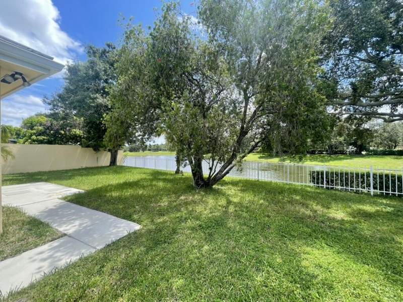 3 bedroom Single Family Residence at 2571 SW Greenwich Way, The Meadows, Palm City — photo 4