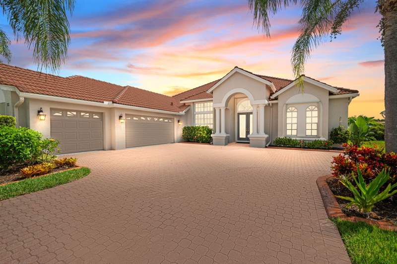 4 bedroom Single Family Residence at 782 SW Marsh Harbor Bay, Lake Charles Phase 3B, Port St. Lucie — photo 2