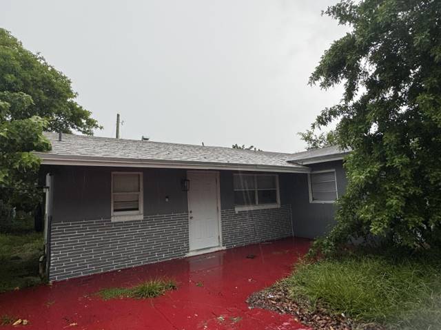 2121 NW 26TH Avenue