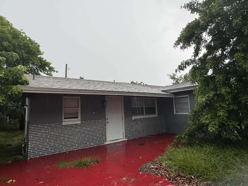 3 bedroom Single Family Residence at 2121 NW 26th Avenue, North West Lauderdale Add Amd, Fort Lauderdale — photo 1