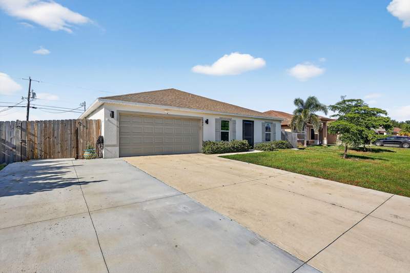 4 bedroom Single Family Residence at 543 SW Kabot Avenue, Port St Lucie Section 22, Port St. Lucie — photo 3