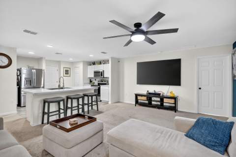 543 SW Kabot Avenue, Port St. Lucie FL - photo 11 of 38