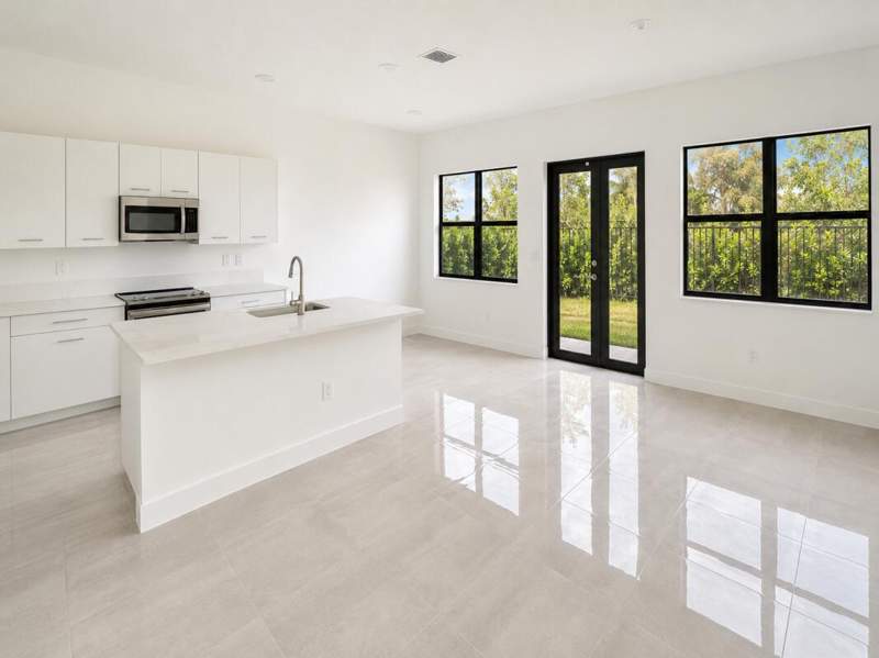 4 bedroom Single Family Residence at 17451 SW 41st Street, Tuscan Isles, Miramar — photo 3