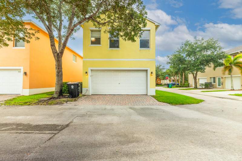 3 bedroom Single Family Residence at 2155 SE Casselberry Drive, East Lake Village No 2, Port St. Lucie — photo 4