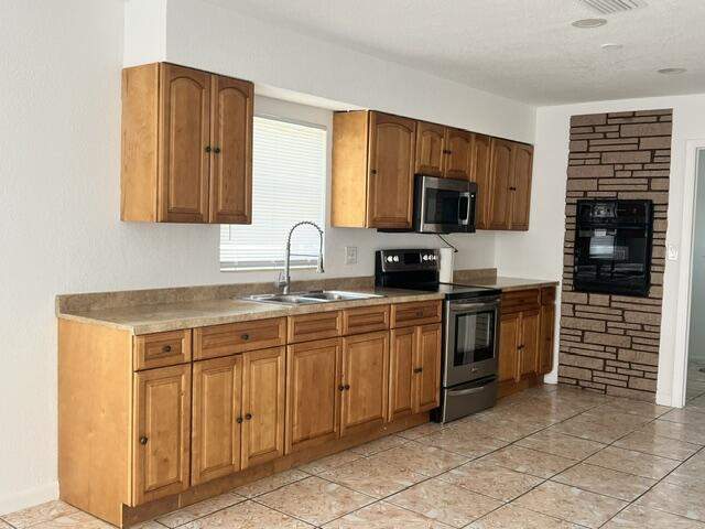3 bedroom Single Family Residence at 1789 Bacom Point Road, S/D Of 13-42-36 By St Survey In Pb 3 P 3, Pahokee — photo 3