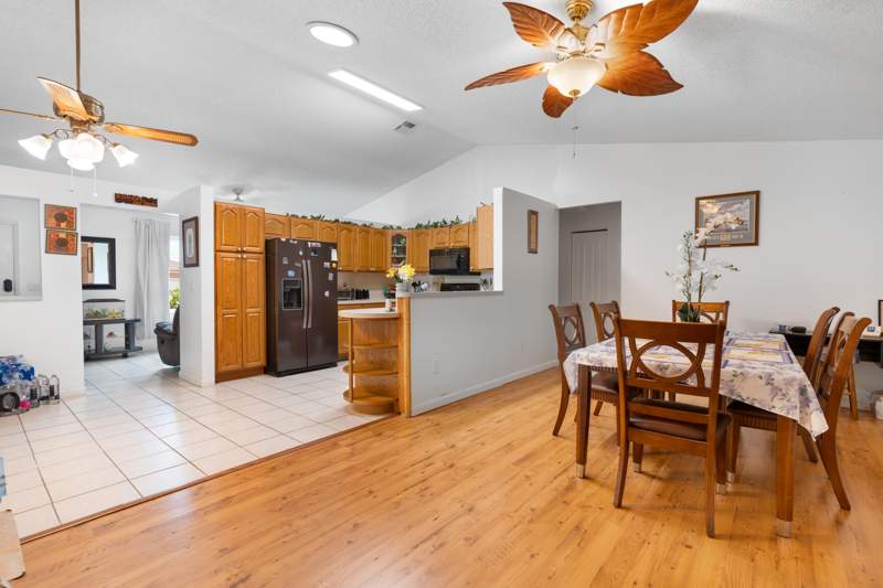 4 bedroom Single Family Residence at 565 SW Cherryhill Road, Port St Lucie Section 41, Port St. Lucie — photo 3