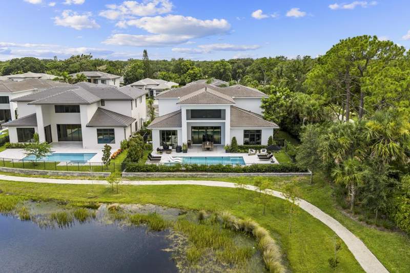 5 bedroom Single Family Residence at 18401 Symphony Court, Symphony At Jupiter, Jupiter — photo 3