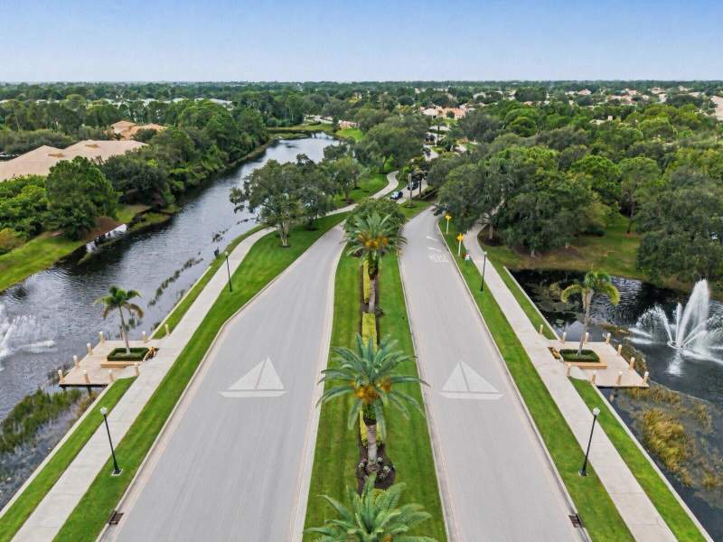 3 bedroom Single Family Residence at 688 SW Lake Charles Circle, Lake Charles Phase 3A, Port St. Lucie — photo 5