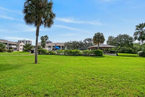 3212 S Lakeview Circle #10104, Fort Pierce FL - photo 23 of 32