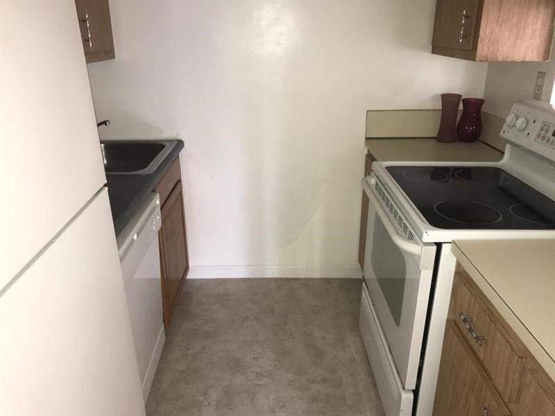 1 bedroom Condominium at 5825 Washington Street #40, Hampton Court Condo, Hollywood — photo 3