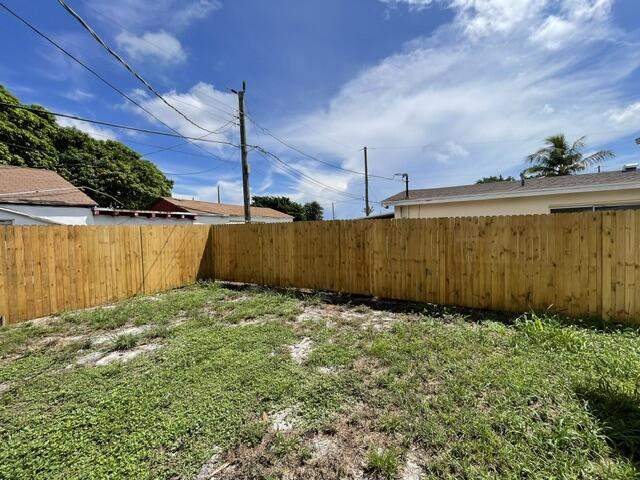 2 bedroom Single Family Residence at 1104 W 24th Street, Monroe Heights, Riviera Beach — photo 3