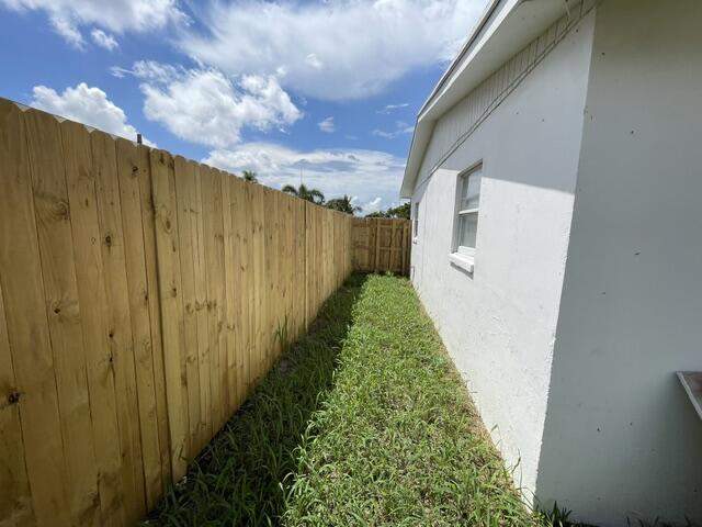 2 bedroom Single Family Residence at 1104 W 24th Street, Monroe Heights, Riviera Beach — photo 4