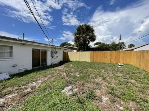 1104 W 24th Street, Riviera Beach FL - photo 6 of 23
