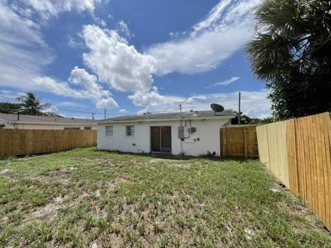 1104 W 24th Street, Riviera Beach FL - photo 7 of 23