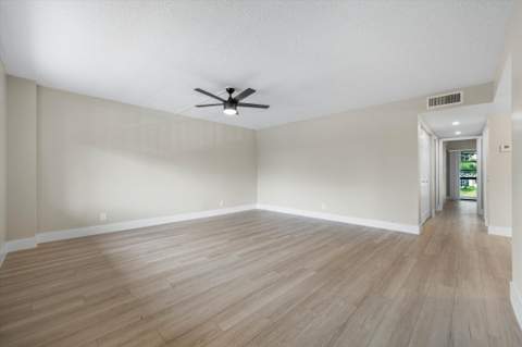 7428 Ashmont Circle #210, Tamarac FL - photo 6 of 33