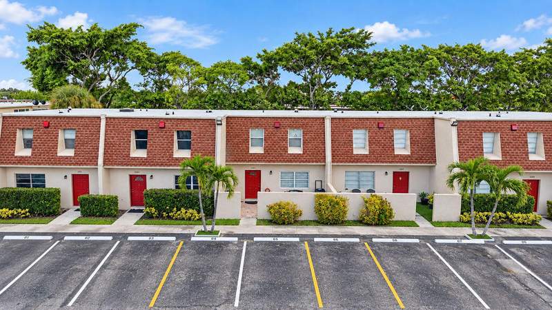 3 bedroom Townhouse at 3305 Mallard Close #54, Blue Lake Townhouses Condo, Pompano Beach — photo 2