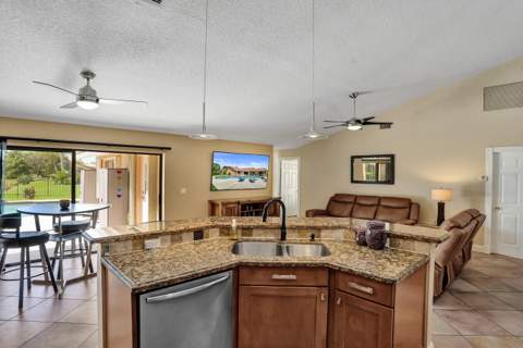 9255 Sun Pointe Drive, Boynton Beach FL - photo 13 of 46