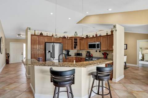 9255 Sun Pointe Drive, Boynton Beach FL - photo 10 of 46