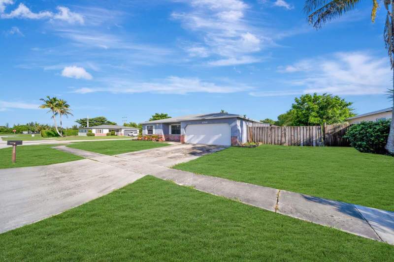 3 bedroom Single Family Residence at 10941 Gallery Street, Holiday City, Palmetto Pines, Boca Raton — photo 4