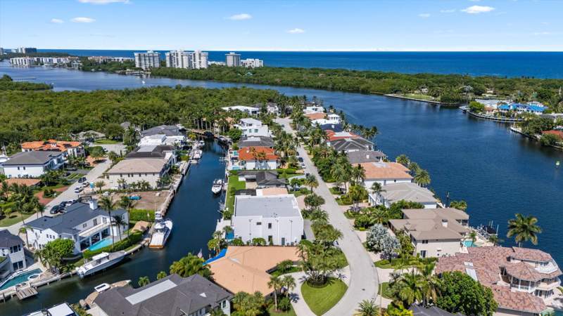 6 bedroom Single Family Residence at 591 Golden Harbour Drive, Golden Harbour Sec 2, Boca Raton — photo 3