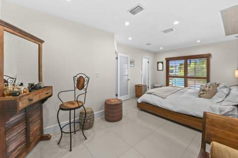1513 NE 28th Drive, Wilton Manors FL - photo 18 of 37