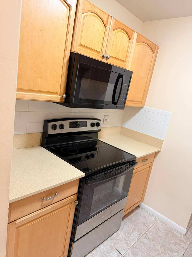 1 bedroom Condominium at 1020 Crystal Lake Drive #209, Lake Crest Condos Of Broward, Deerfield Beach — photo 1