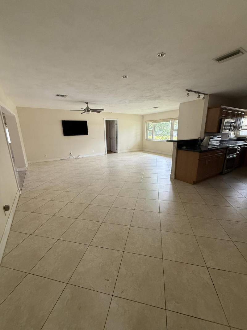 3 bedroom Single Family Residence at 2456 Middle River Drive, Coral Ridge Galt Add, Fort Lauderdale — photo 5