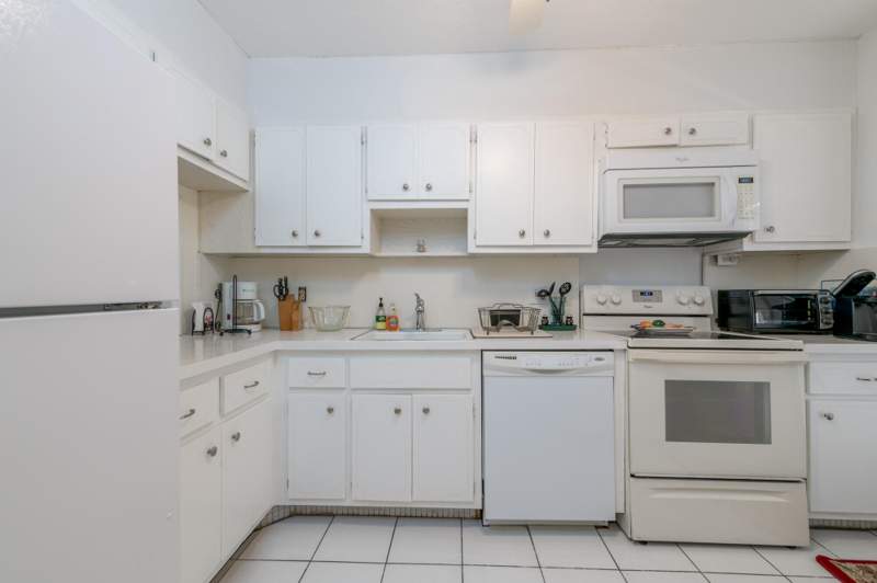2 bedroom Condominium at 2731 NE 14th Street Causeway #427, Garden-Aire Village, Pompano Beach — photo 3