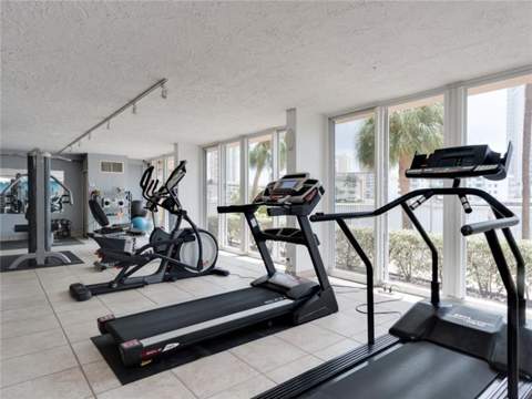 121 Golden Isles Drive #806, Hallandale Beach FL - photo 22 of 31