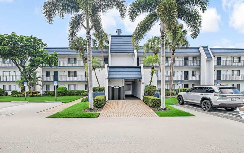2 bedroom Condominium at 4465 Luxemburg Court #108, Fountains Of Palm Beach Condo 3, Lake Worth — photo 1
