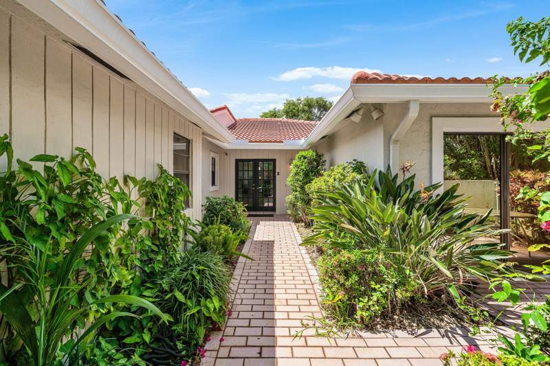 3 bedroom Single Family Residence at 23 Estate Drive, Estates At Hunters Run, Boynton Beach — photo 2