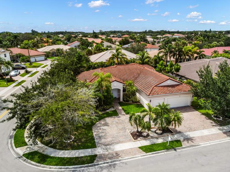 4 bedroom Single Family Residence at 1150 SW 189th Avenue, Vulcan Materials Company Plat, Pembroke Pines — photo 3