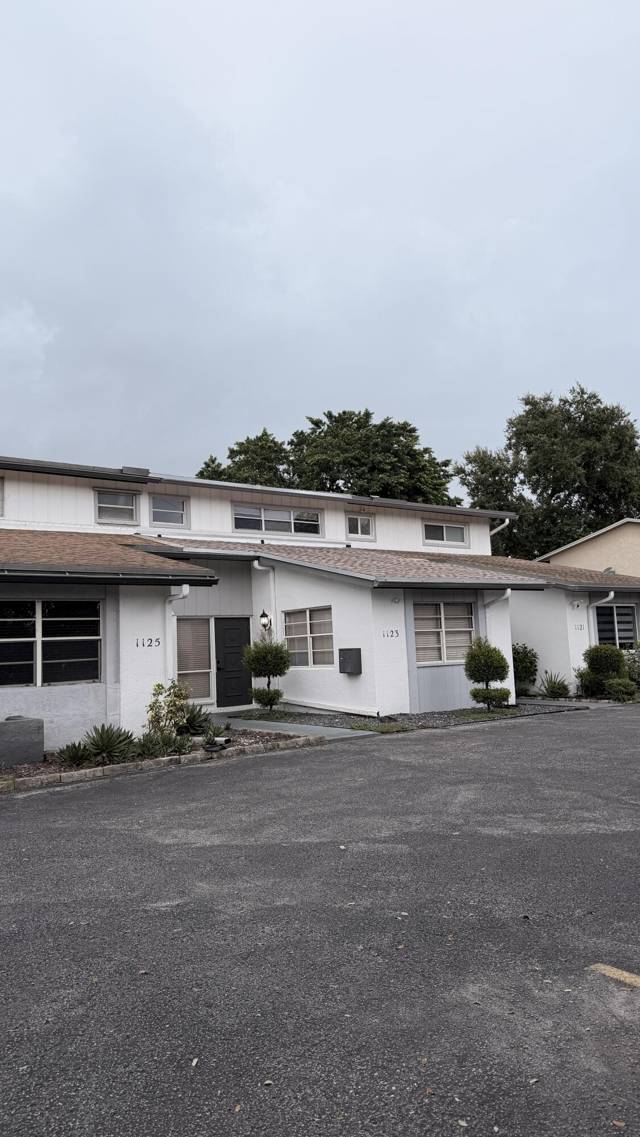 1123 W PROSPECT Road