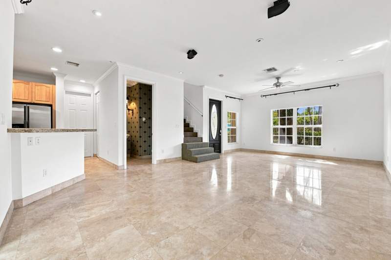 3 bedroom Townhouse at 857 SW 11th Court, Tarpon River, Fort Lauderdale — photo 5