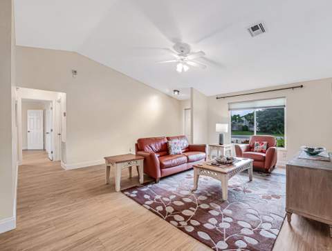 427 Las Palmas Street, Royal Palm Beach FL - photo 7 of 42