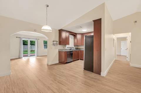 427 Las Palmas Street, Royal Palm Beach FL - photo 16 of 42