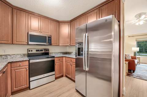 427 Las Palmas Street, Royal Palm Beach FL - photo 14 of 42