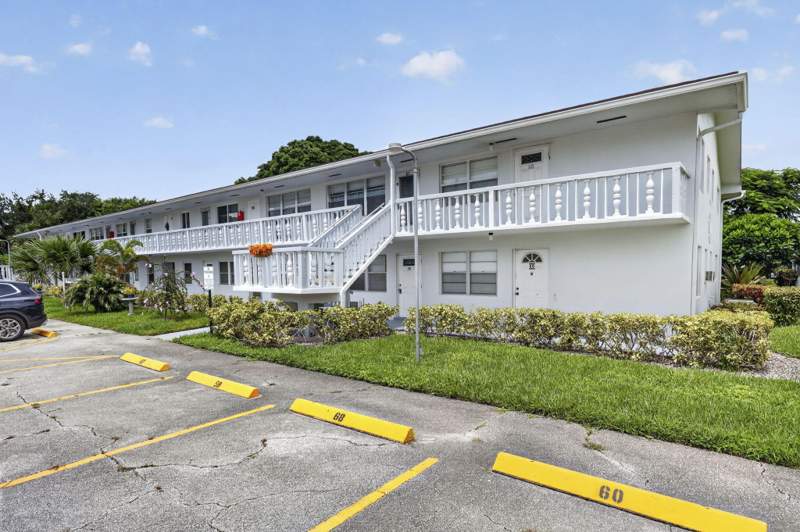1 bedroom Condominium at 62 Sussex C, Sussex Condo, West Palm Beach — photo 2
