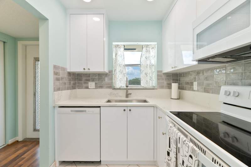 2 bedroom Condominium at 2901 E Sunrise Lakes Drive #310, Sunrise Lakes 16 Condo, Sunrise — photo 5