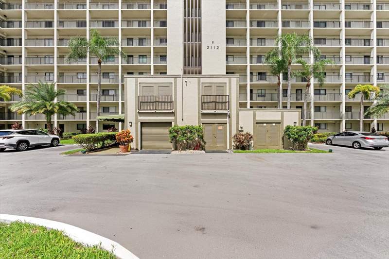 2 bedroom Condominium at 2112 S Cypress Bend Drive #607, Cypress Bend Condominium III, Pompano Beach — photo 4