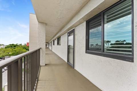 2112 S Cypress Bend Drive #607, Pompano Beach FL - photo 6 of 28