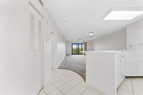 2112 S Cypress Bend Drive #607, Pompano Beach FL - photo 7 of 28