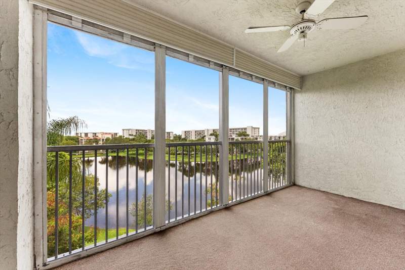 2 bedroom Condominium at 2112 S Cypress Bend Drive #607, Cypress Bend Condominium III, Pompano Beach — photo 2