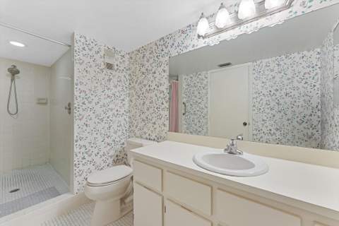 2112 S Cypress Bend Drive #607, Pompano Beach FL - photo 18 of 28