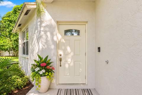 6060 Azalea Circle, West Palm Beach FL - photo 8 of 32
