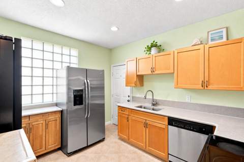 6060 Azalea Circle, West Palm Beach FL - photo 12 of 32