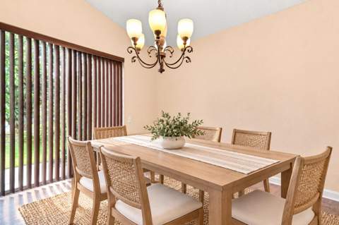 6060 Azalea Circle, West Palm Beach FL - photo 10 of 32