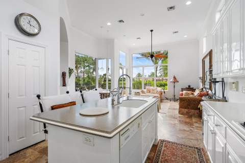 9054 Lakes Boulevard, West Palm Beach FL - photo 14 of 57