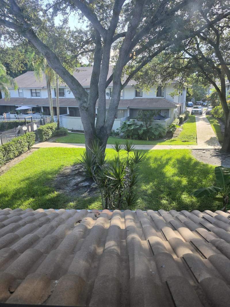 2 bedroom Townhouse at 9809 Riverside Drive #51-5, Oakwood On The Green Condo, Coral Springs — photo 3