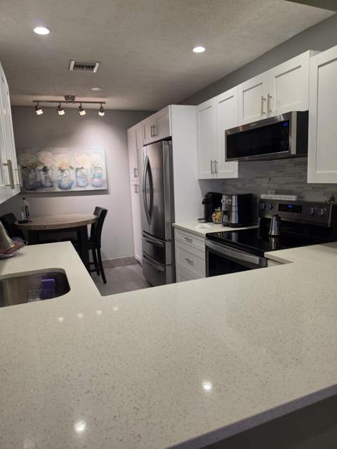 9809 Riverside Drive #51-5, Coral Springs FL - photo 7 of 27